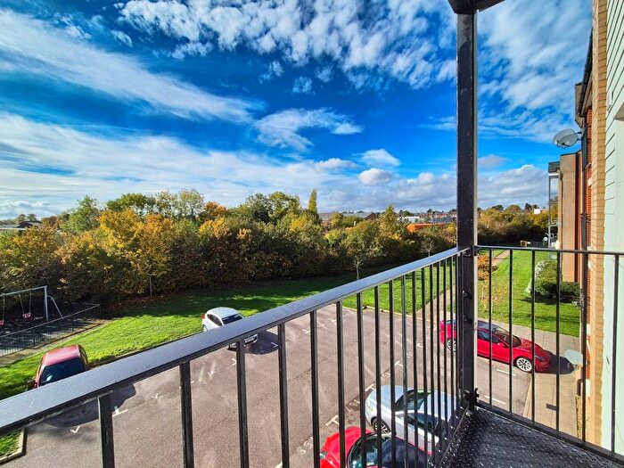 2 Bedroom Flat To Rent In Provan Court, Foxgrove Gardens, Ipswich, IP3
