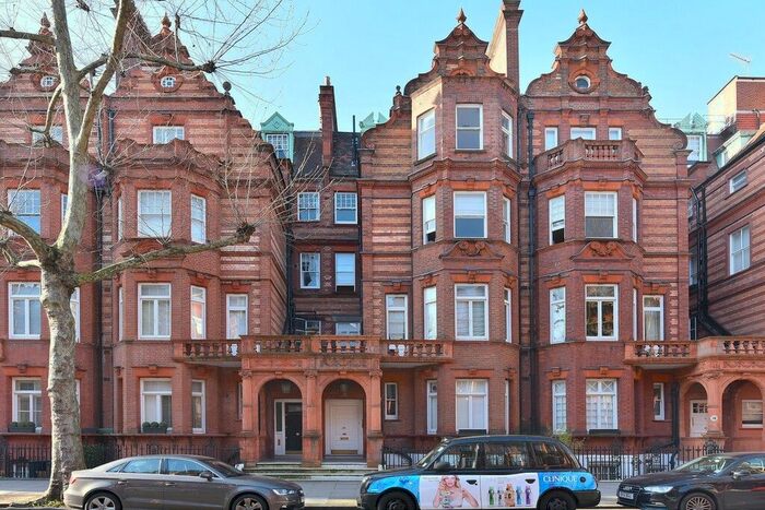 1 Bedroom Flat To Rent In Sloane Gardens, Chelsea, SW1W