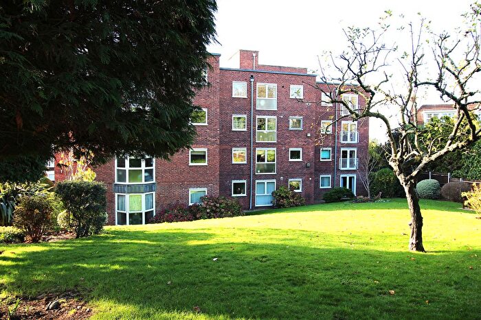 2 Bedroom Flat To Rent In Queens Road, Kingston Upon Thames, KT2