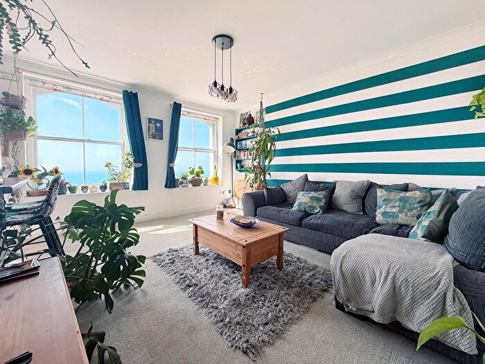 2 Bedroom Flat For Sale In Marine Parade, Folkestone, Kent, CT20