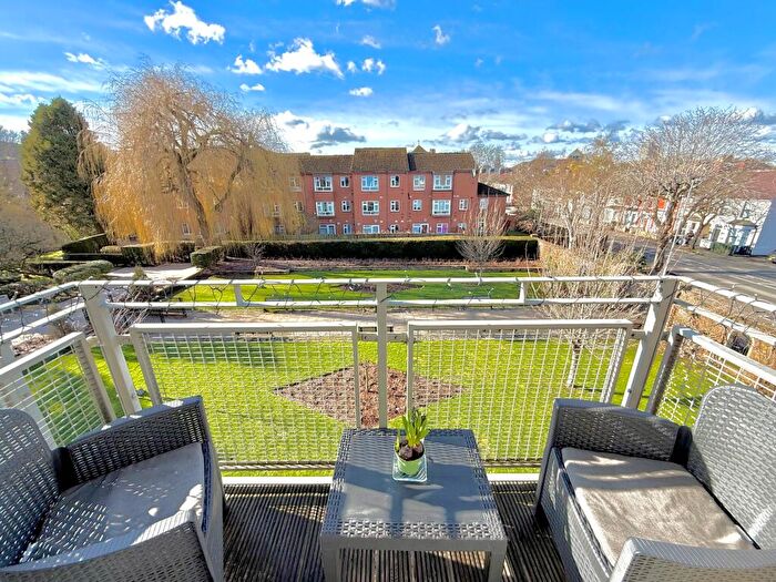 2 Bedroom Apartment For Sale In Clifton House, Groundwell Road, Swindon, SN1