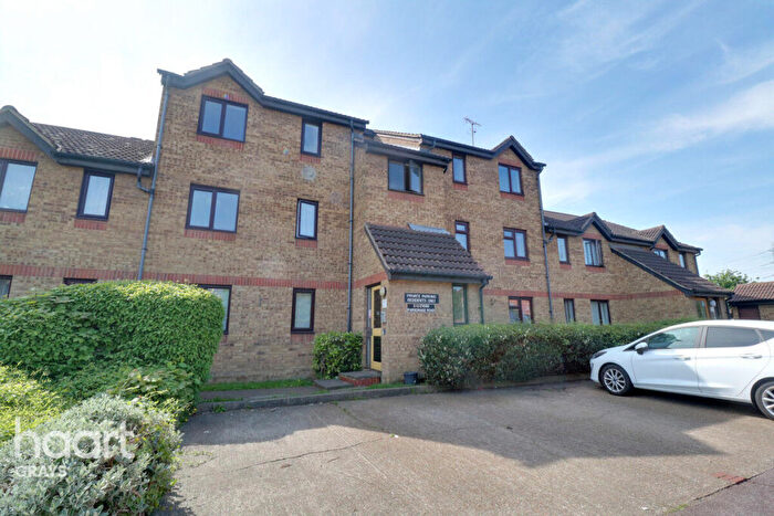 2 Bedroom Flat For Sale In Parsonage Road, Grays, RM20