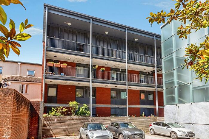 1 Bedroom Flat For Sale In Skypark Road, Bristol, BS3