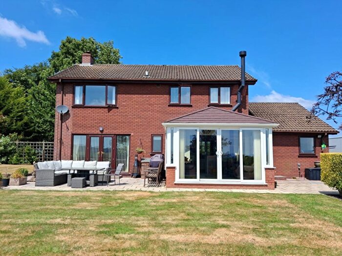 4 Bedroom Detached House For Sale In Brynllugan, Cefn Coch, Welshpool, Powys, SY21