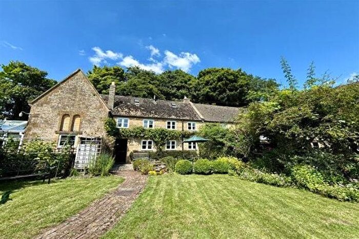2 Bedroom Cottage To Rent In The Dyers, Cheltenham, GL54
