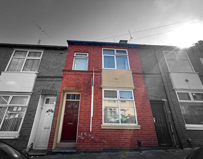 3 Bedroom Terraced House For Sale In Ashover Road, Off East Park Road, Leicester, LE5