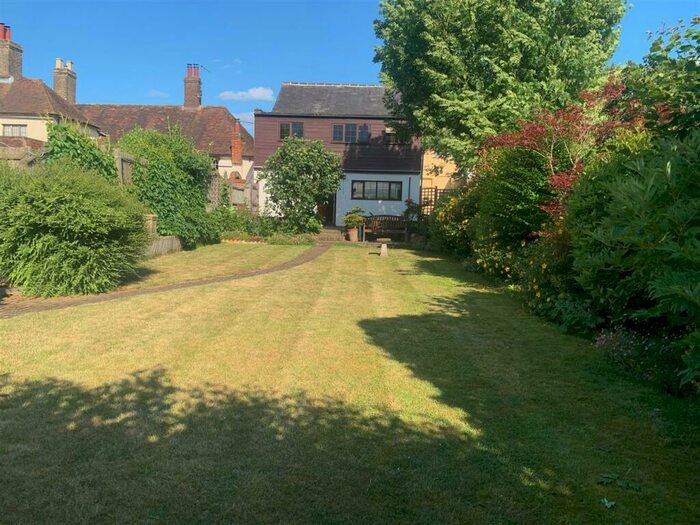 4 Bedroom Semi-Detached House For Sale In Lees View, Ashford Road, Badlesmere, ME13