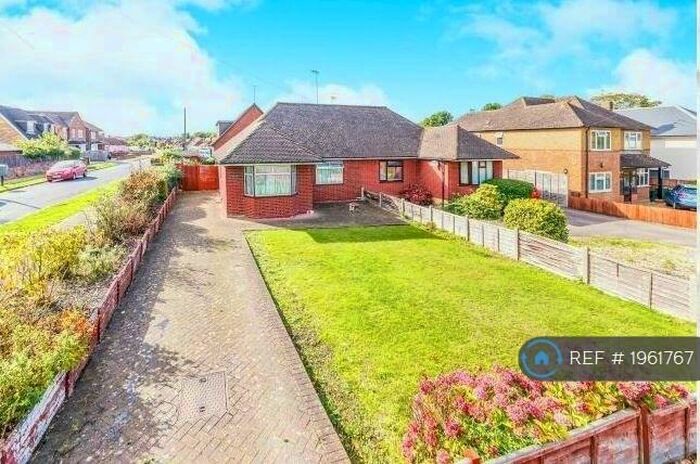 2 Bedroom Bungalow To Rent In Oakwood Road, Bricket Wood, St. Albans, AL2