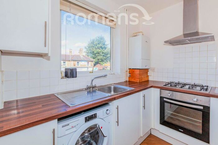 2 Bedroom Apartment To Rent In Clarence Road, SL4