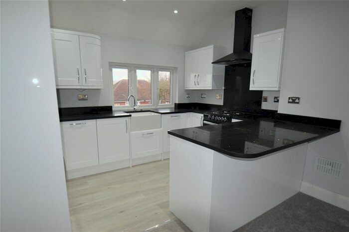 2 Bedroom Property To Rent In Blenheim Park Road, South Croydon, CR2