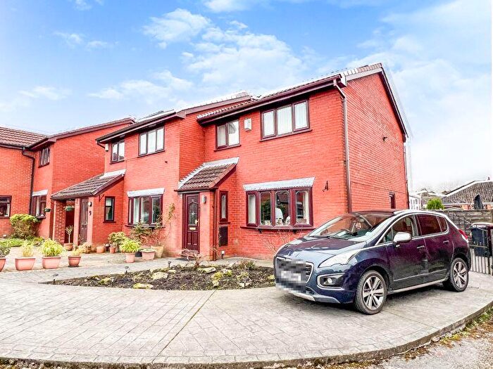 3 Bedroom Semi-Detached House For Sale In Spinney Nook, Harwood, Bolton, BL2