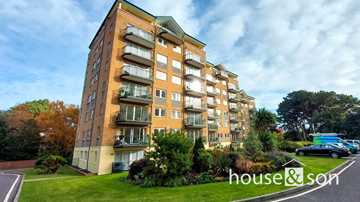 2 Bedroom Apartment For Sale In Keverstone Court, Manor Road, East Cliff, Bournemouth, BH1