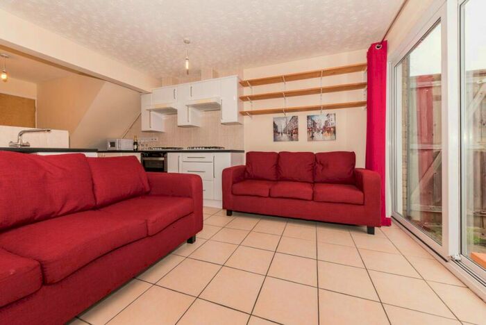 6 Bedroom House To Rent In Tennyson Avenue, Canterbury, CT1