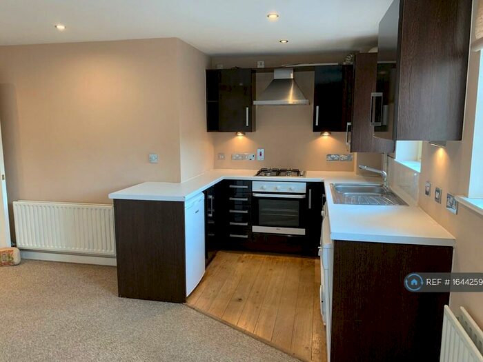 1 Bedroom Flat To Rent In Chapman Road, Wellingborough, NN8