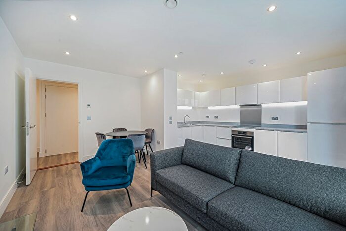 1 Bedroom Flat To Rent In Garnet Place, West Drayton, UB7