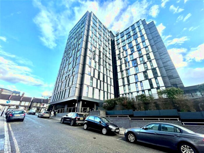 2 Bedroom Apartment To Rent In Masons Avenue, East Croydon, CR0