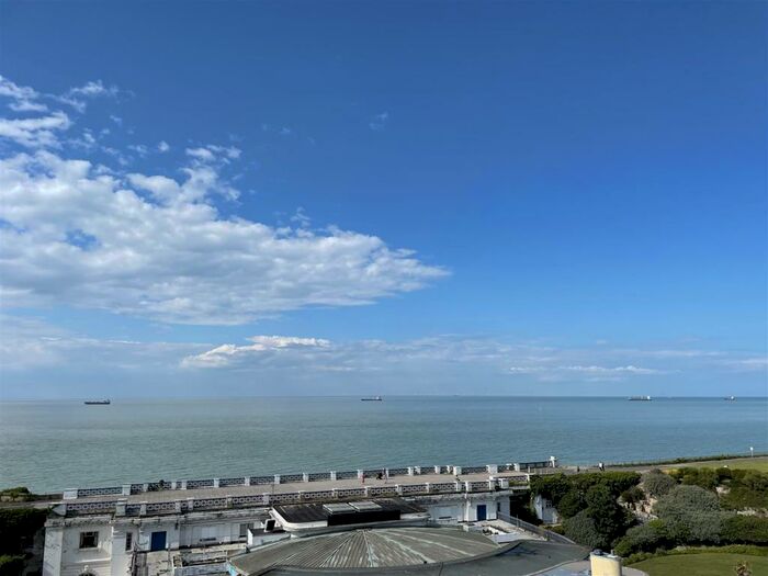 2 Bedroom Flat To Rent In Fort Crescent, Margate, CT9