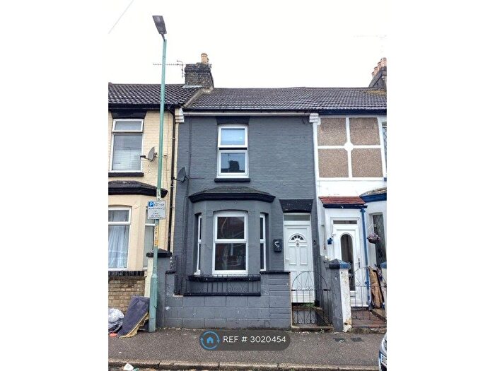 3 Bedroom Terraced House To Rent In Cowper Road, Gillingham, ME7