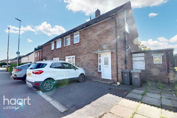 3 Bedroom Semi-Detached House For Sale In Cades Close, Luton, LU1