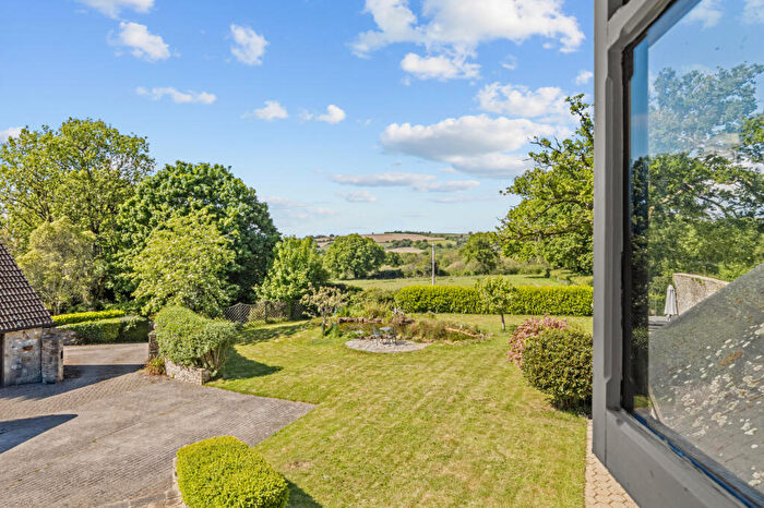4 Bedroom House For Sale In Axminster, Devon, EX13