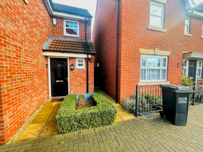 3 Bedroom End Of Terrace House To Rent In Great Sampsons Field, Welwyn Garden City, AL7