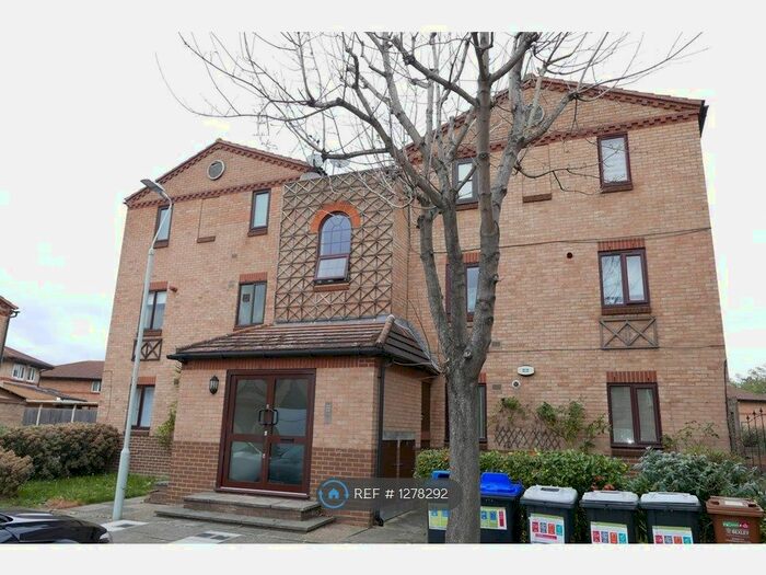 1 Bedroom Flat To Rent In Courtland Grove, London SE28