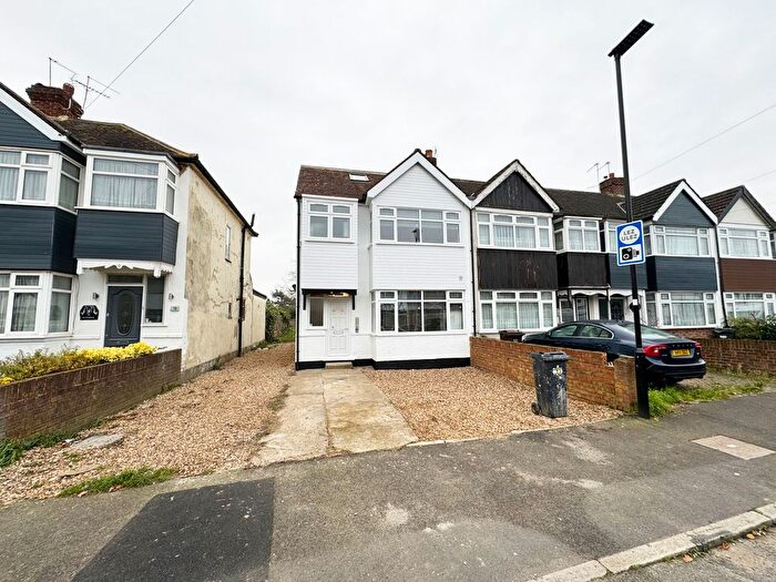 Studio To Rent In Shelson Avenue, Feltham, TW13