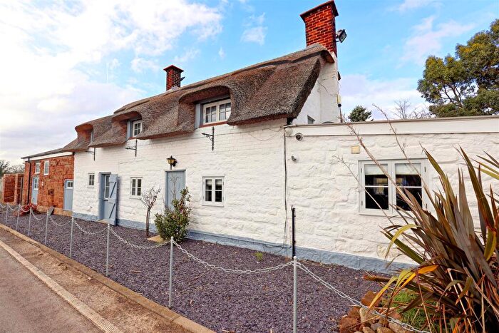 4 Bedroom Cottage For Sale In Chicken Corner Farm, Raby Mere Road Wirral, CH63