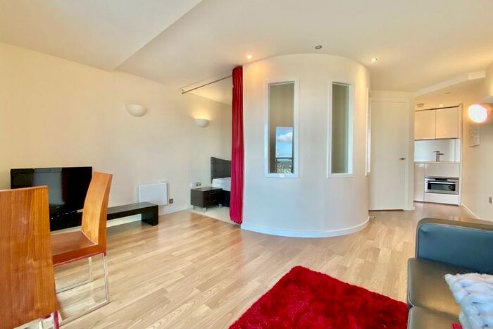 1 Bedroom Apartment To Rent In Bridgewater Place, Leeds, LS11