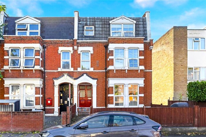 2 Bedroom Flat For Sale In Teesdale Road, Leytonstone, London, E11