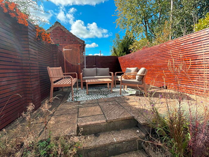 3 Bedroom Cottage For Sale In High Street, Dodworth, Barnsley, S75