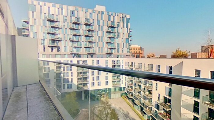 2 Bedroom Flat To Rent In Keats Apartments, Saffron Central Square, Croydon, CR0