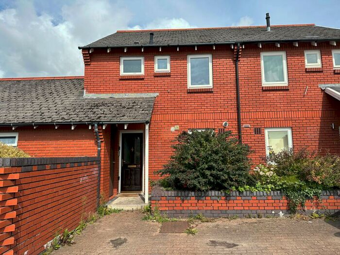 3 Bedroom House To Rent In Bathurst Street, Swansea, SA1