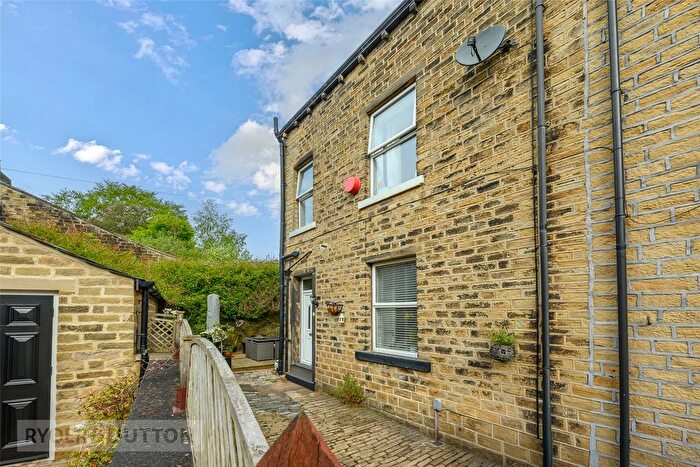 2 Bedroom End Of Terrace House For Sale In Lidget Street, Lindley, Huddersfield, HD3