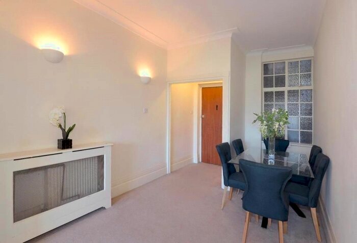 5 Bedroom Flat To Rent In Park Road, London, NW8