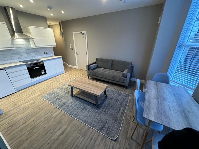 2 Bedroom Flat To Rent In Hyde Park Villas, Hyde Park, Leeds, West Yorkshire, LS6