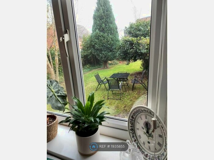 3 Bedroom Semi-Detached House To Rent In Wainwright Avenue Wombwell, Barnsley, S73