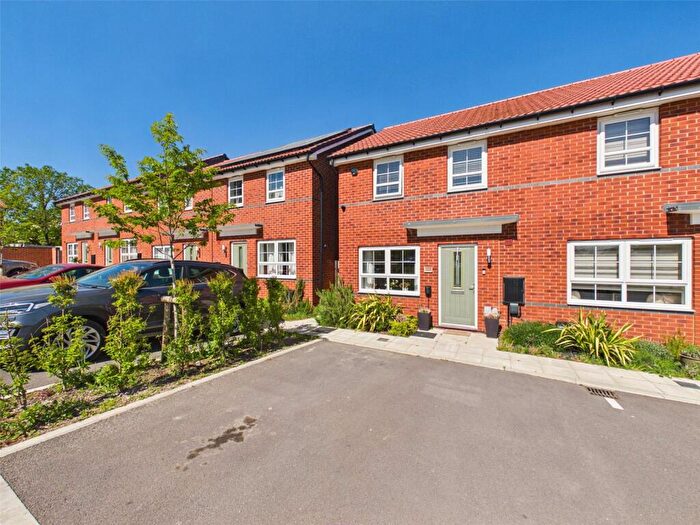 3 Bedroom Semi Detached House For Sale In New Orchard Avenue, Matson, Gloucester, Gloucestershire, GL4