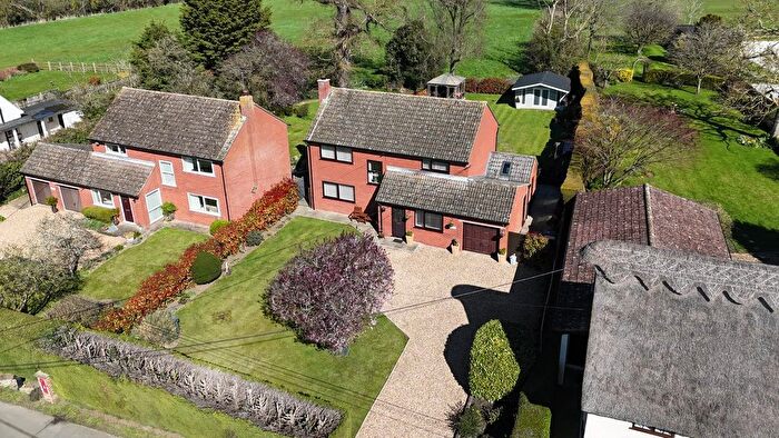 4 Bedroom Detached House For Sale In High Street, Lower Dean, PE28