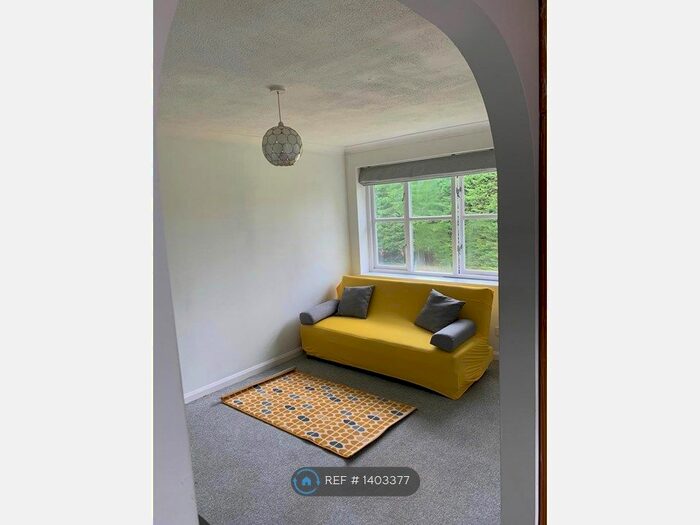 1 Bedroom Flat To Rent In Worcester Gardens, Slough, SL1