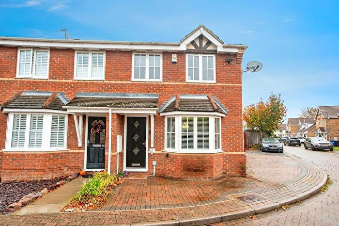 3 Bedroom Semi-Detached House For Sale In Cherry Tree Drive, South Ockendon, RM15