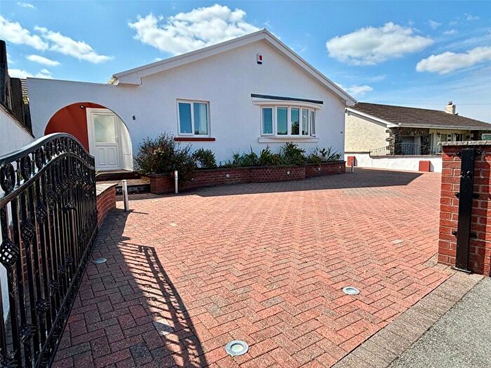 3 Bedroom Bungalow For Sale In Priory Lodge Close, Milford Haven, Pembrokeshire, SA73
