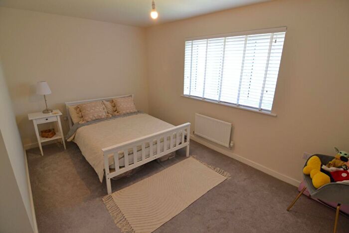 3 Bedroom Terraced House For Sale In Hall Green Drive, Coventry, CV7