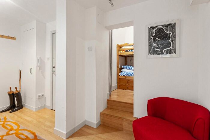 1 Bedroom House To Rent In Dean Path, Edinburgh, EH4