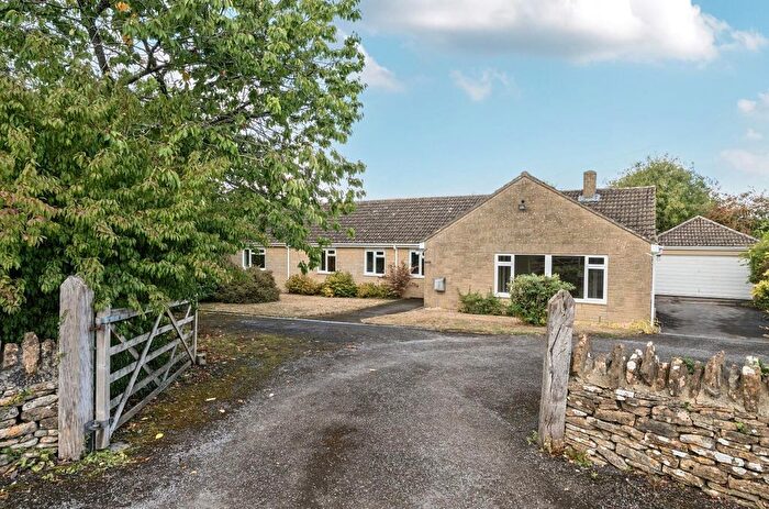 4 Bedroom Bungalow For Sale In Wadswick Lane, Neston, SN13