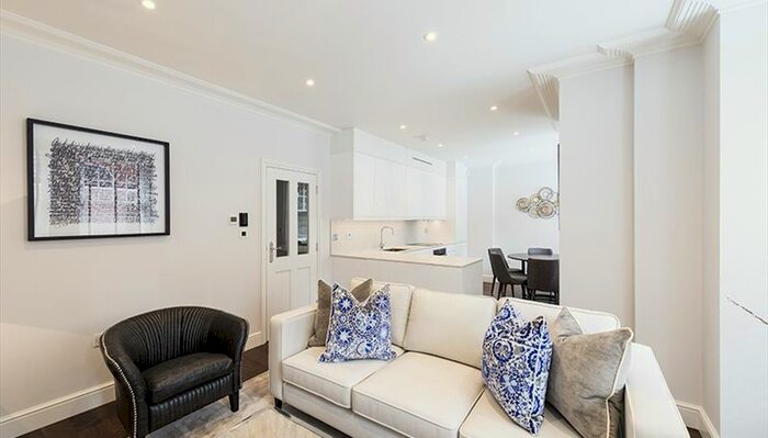 3 Bedroom Flat To Rent In Hamlet Gardens, London, W6