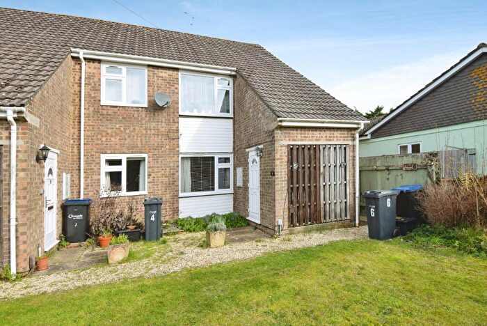 2 Bedroom Ground Maisonette For Sale In London Road, Amesbury, SP4