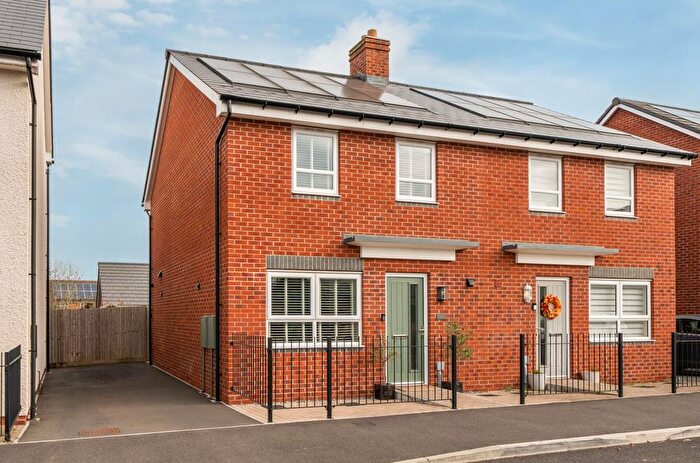 3 Bedroom Semi-Detached House For Sale In Poskett Way, Charfield, Wotton-Under-Edge, GL12