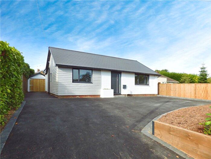 3 Bedroom Bungalow For Sale In Grange Road, Hedge End, Southampton, SO30