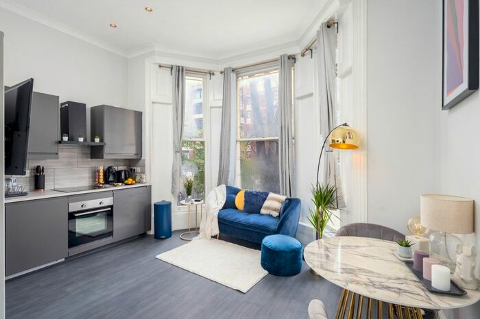 1 Bedroom Flat To Rent In Holland Road, London, W14